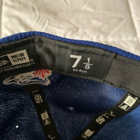 Toronto Blue Jays Hat - Picture 2 of 5